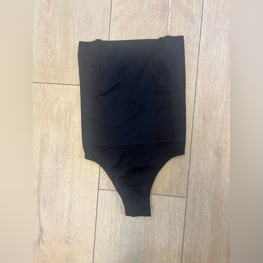 🌟3/$22🌟 Black Seamless High-Rise Shape-wear Size Small.